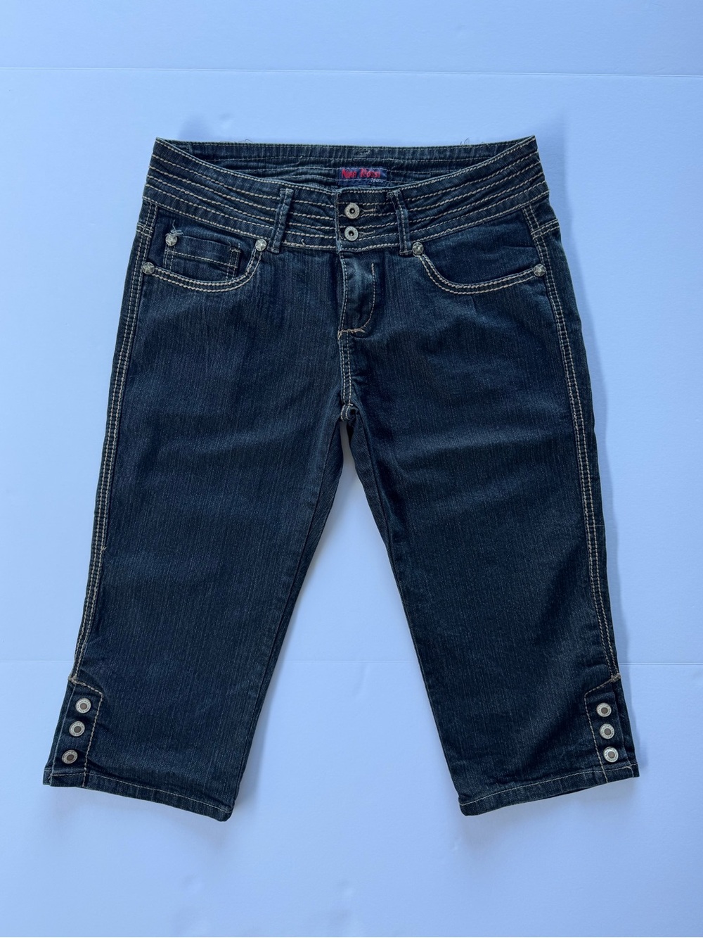 Nina Rossi Y2K Low Rise Capri Jeans in a Dark Wash